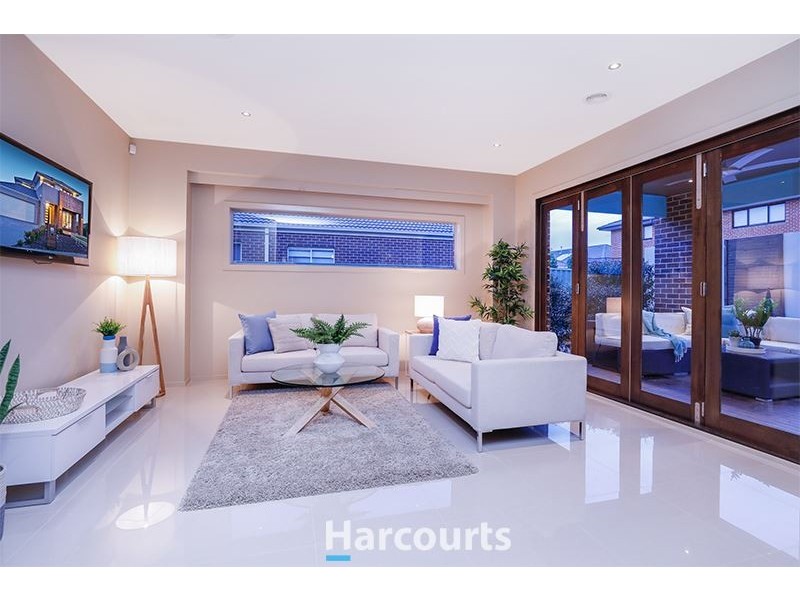 2 Devonia Street, Pakenham VIC 3810