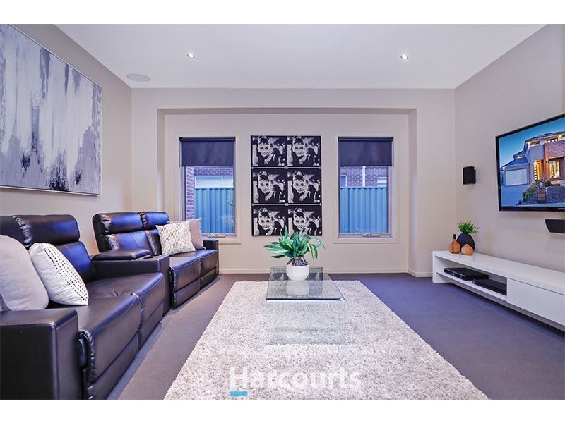 2 Devonia Street, Pakenham VIC 3810