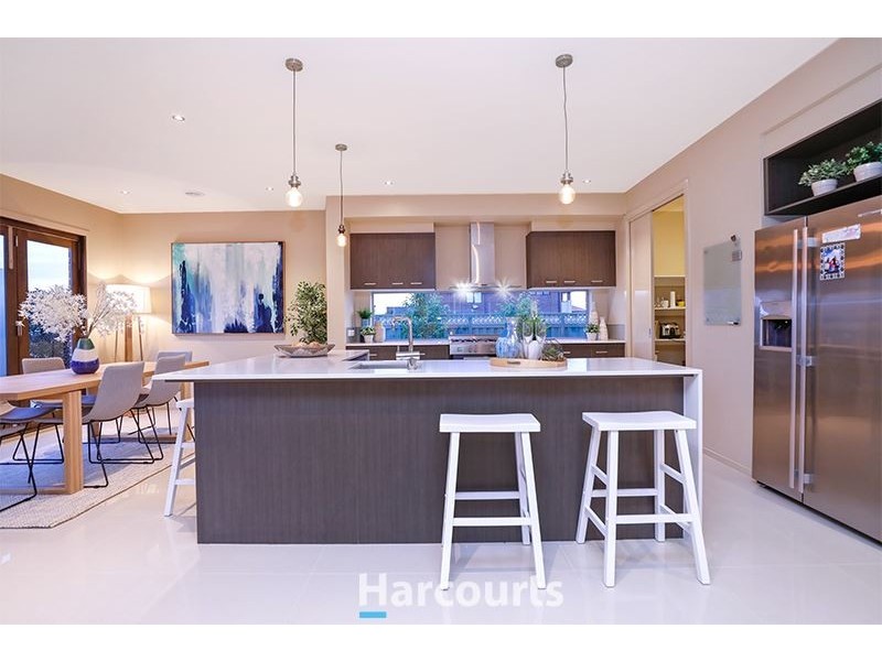 2 Devonia Street, Pakenham VIC 3810