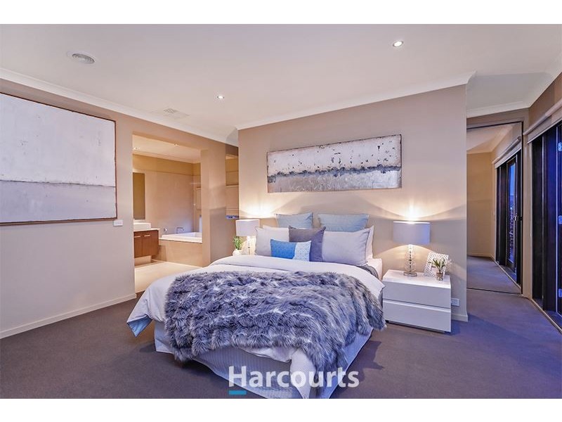 2 Devonia Street, Pakenham VIC 3810