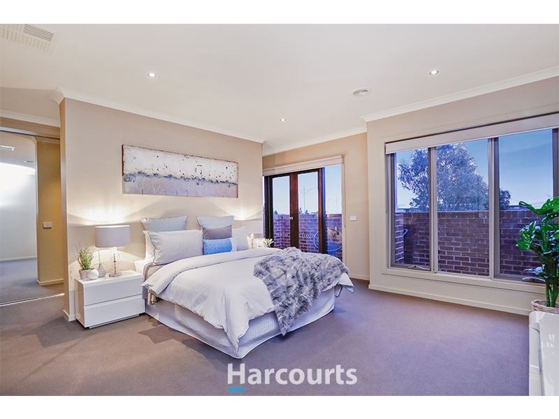 2 Devonia Street, Pakenham VIC 3810