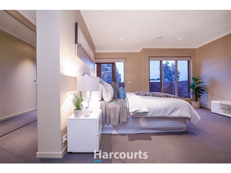 2 Devonia Street, Pakenham VIC 3810