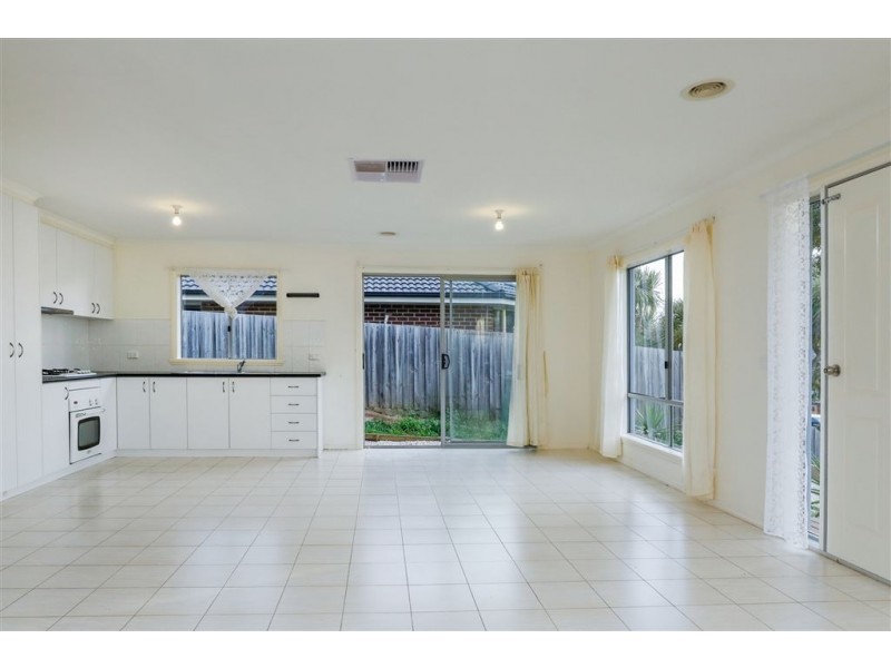 5 Yellow Gum Drive, Pakenham VIC 3810