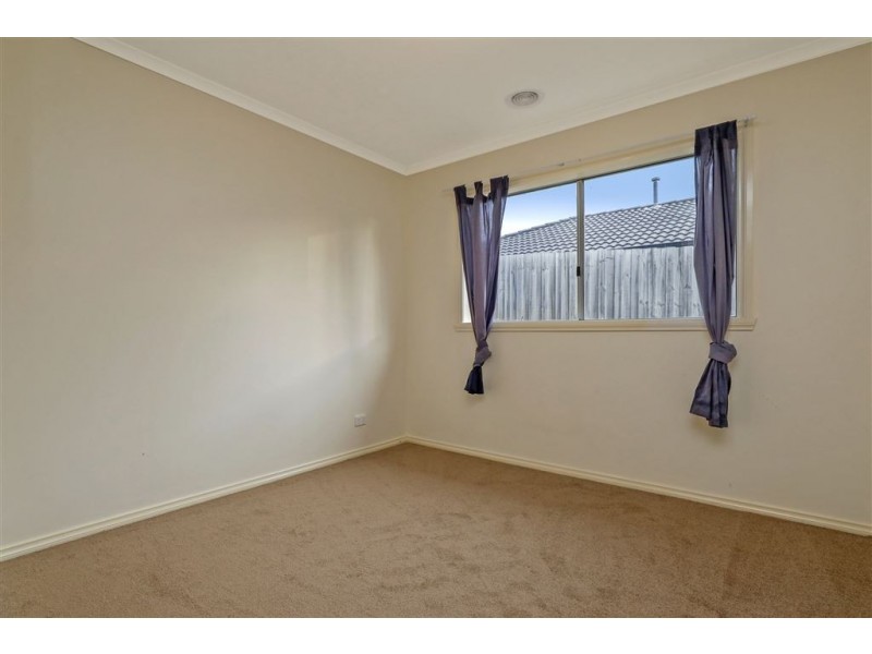 5 Yellow Gum Drive, Pakenham VIC 3810