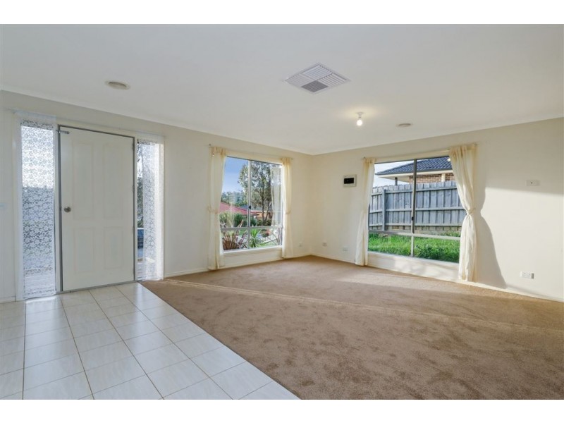 5 Yellow Gum Drive, Pakenham VIC 3810