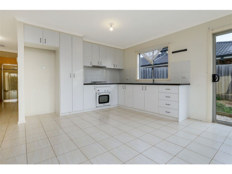 5 Yellow Gum Drive, Pakenham VIC 3810