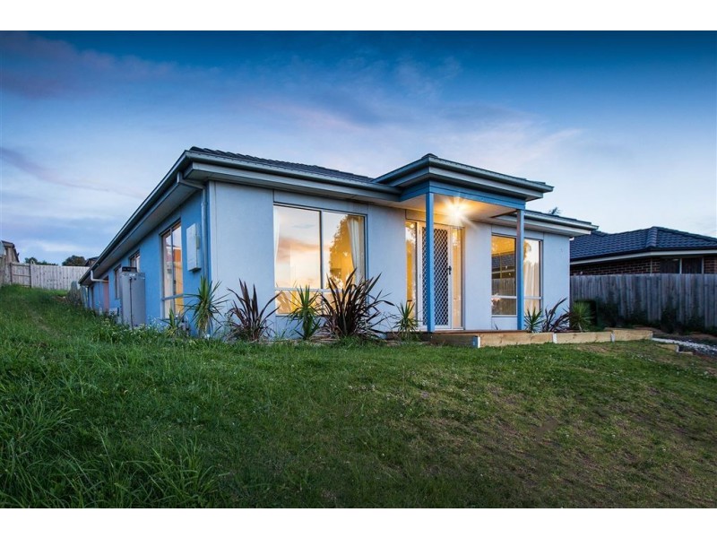 5 Yellow Gum Drive, Pakenham VIC 3810