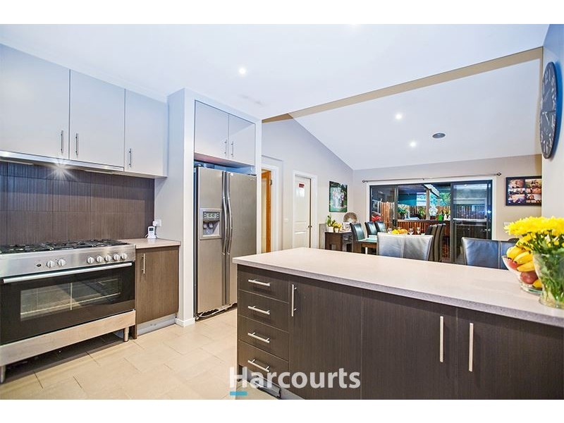 13 Ralron Court, Pakenham VIC 3810