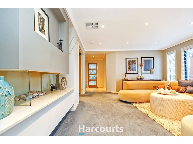 8 Huron Parkway, Pakenham VIC 3810