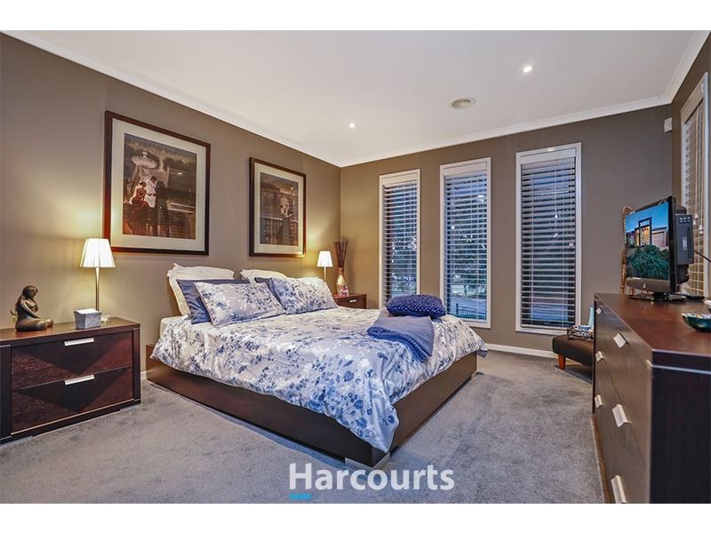 8 Huron Parkway, Pakenham VIC 3810