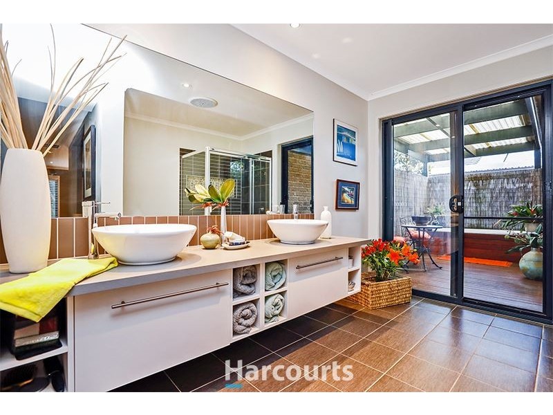 8 Huron Parkway, Pakenham VIC 3810