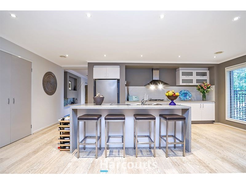 8 Huron Parkway, Pakenham VIC 3810
