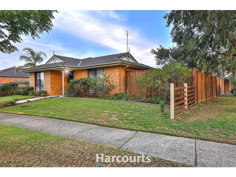38 Thomas Place, Pakenham VIC 3810