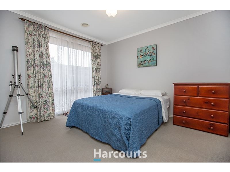 38 Thomas Place, Pakenham VIC 3810