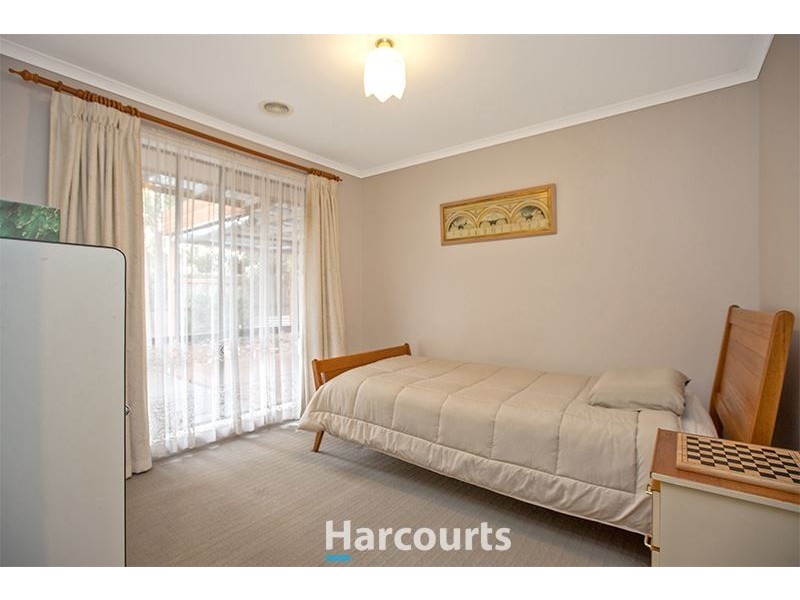 38 Thomas Place, Pakenham VIC 3810