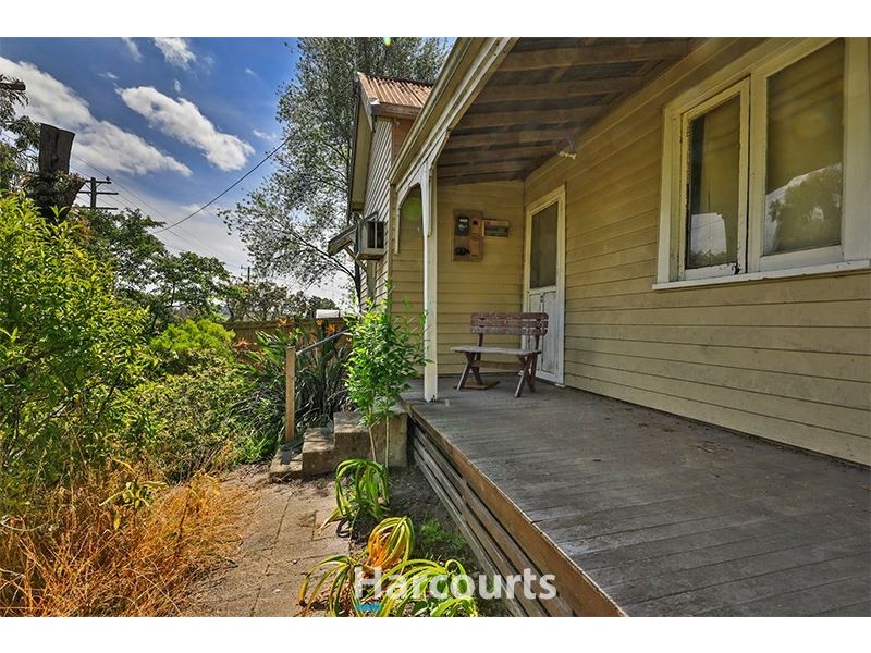 30 Railway Avenue, Garfield VIC 3814