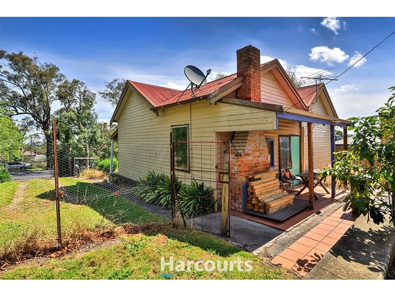 30 Railway Avenue, Garfield VIC 3814
