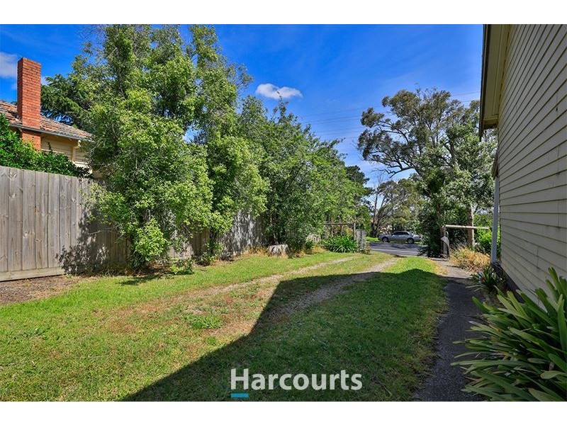 30 Railway Avenue, Garfield VIC 3814