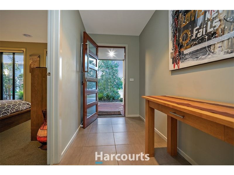 9 Debra Avenue, Pakenham VIC 3810