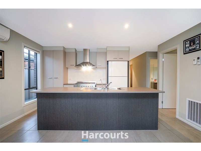 9 Debra Avenue, Pakenham VIC 3810