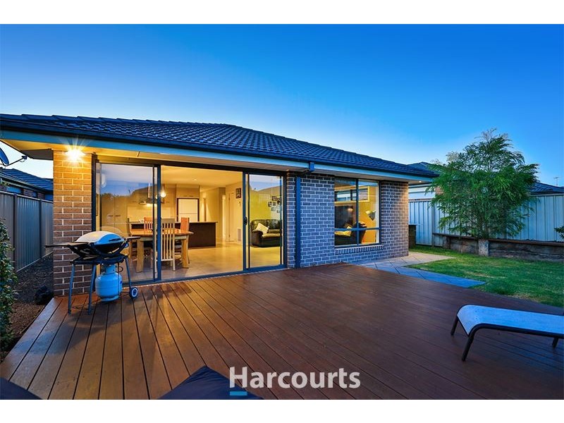 9 Debra Avenue, Pakenham VIC 3810