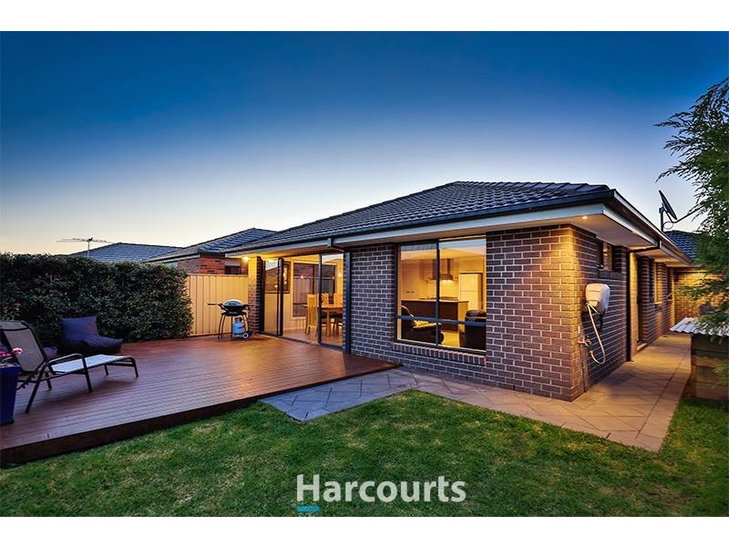 9 Debra Avenue, Pakenham VIC 3810