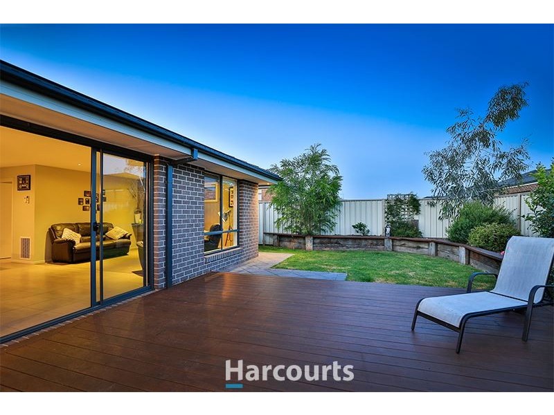 9 Debra Avenue, Pakenham VIC 3810