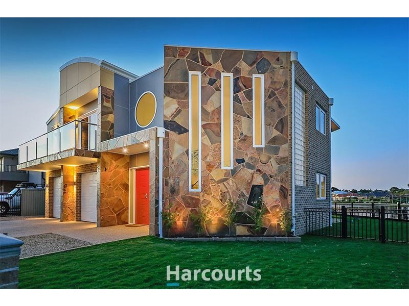 2 Cormorant Parade, Pakenham VIC 3810