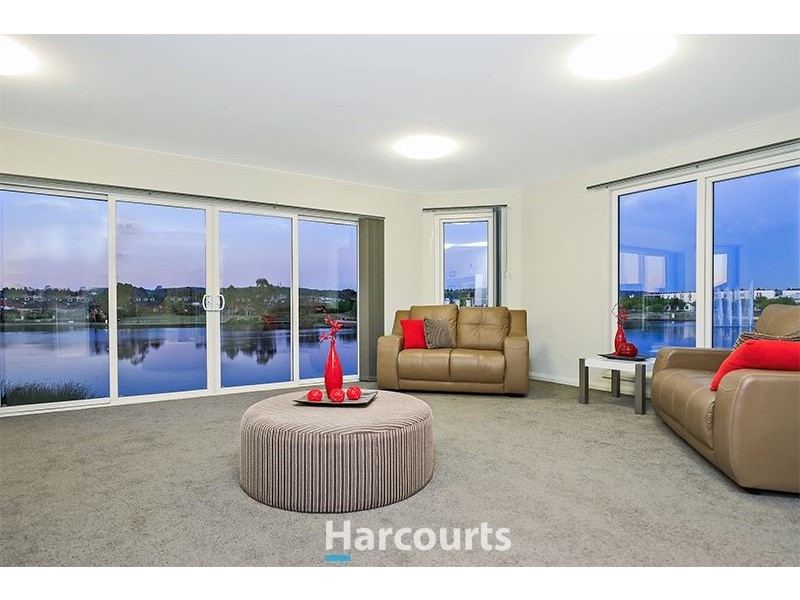 2 Cormorant Parade, Pakenham VIC 3810