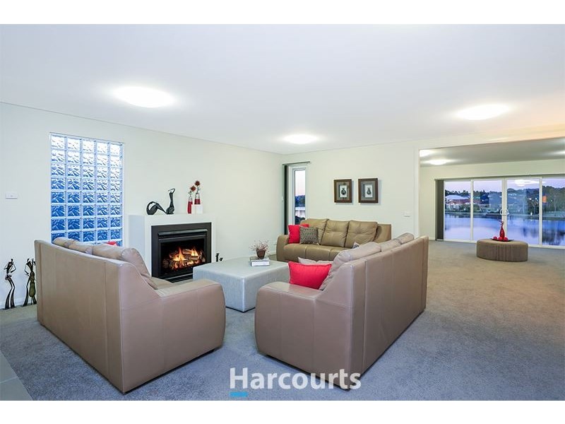 2 Cormorant Parade, Pakenham VIC 3810