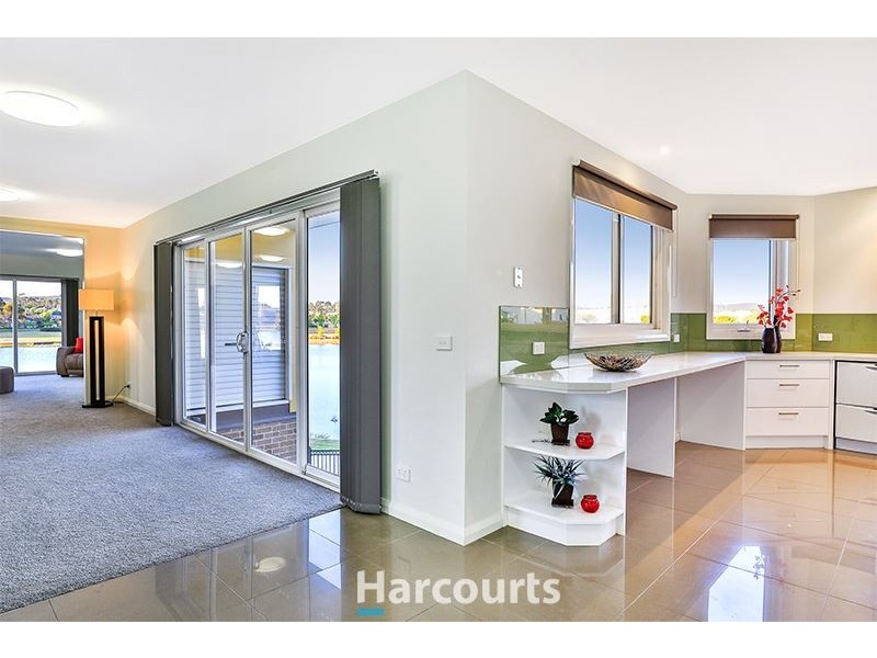 2 Cormorant Parade, Pakenham VIC 3810