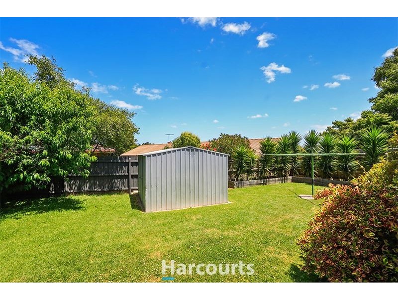 8 Inverness Close, Pakenham VIC 3810