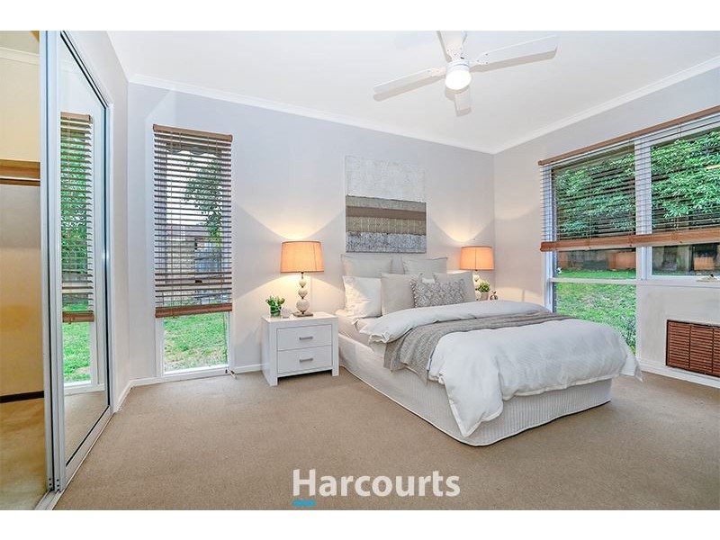 4 Dove  Court, Pakenham VIC 3810