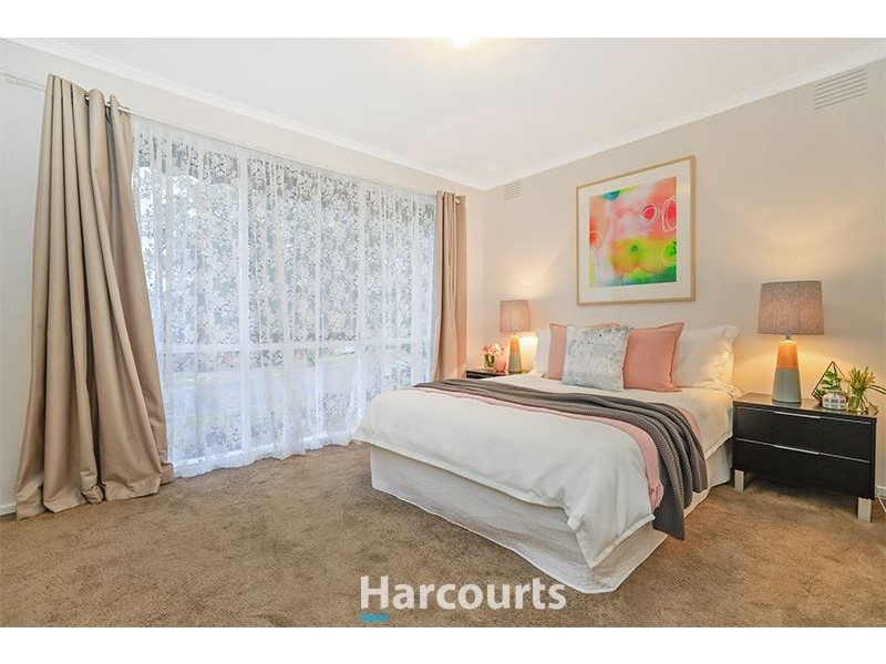 4 Dove  Court, Pakenham VIC 3810