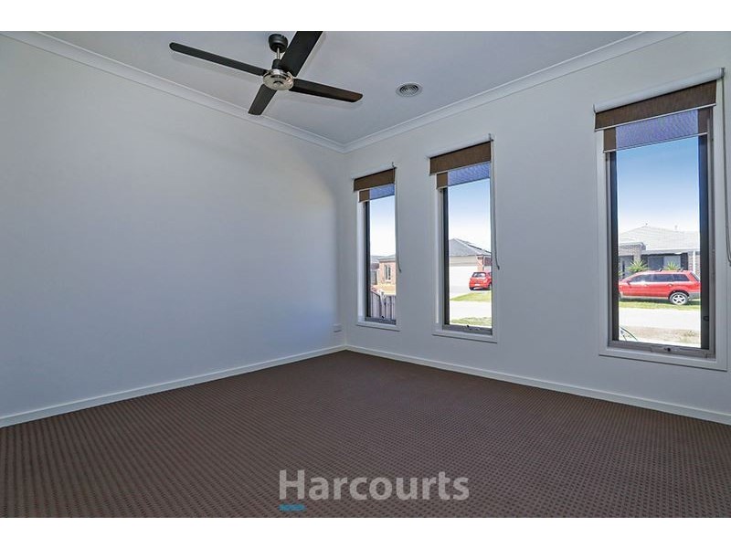 61 Gallery Way, Pakenham VIC 3810