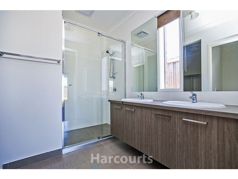 61 Gallery Way, Pakenham VIC 3810