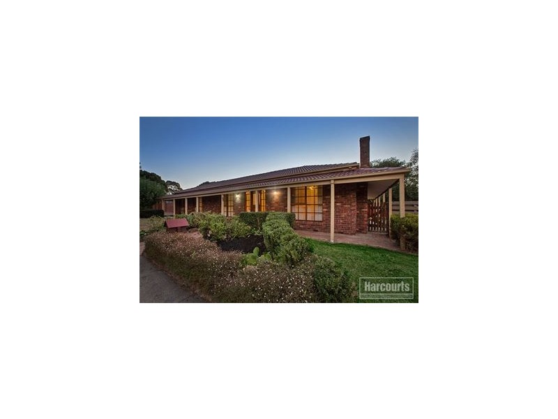 22 Strathavan Drive, Berwick VIC 3806