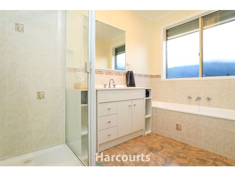 52 Ebony Drive, Pakenham VIC 3810