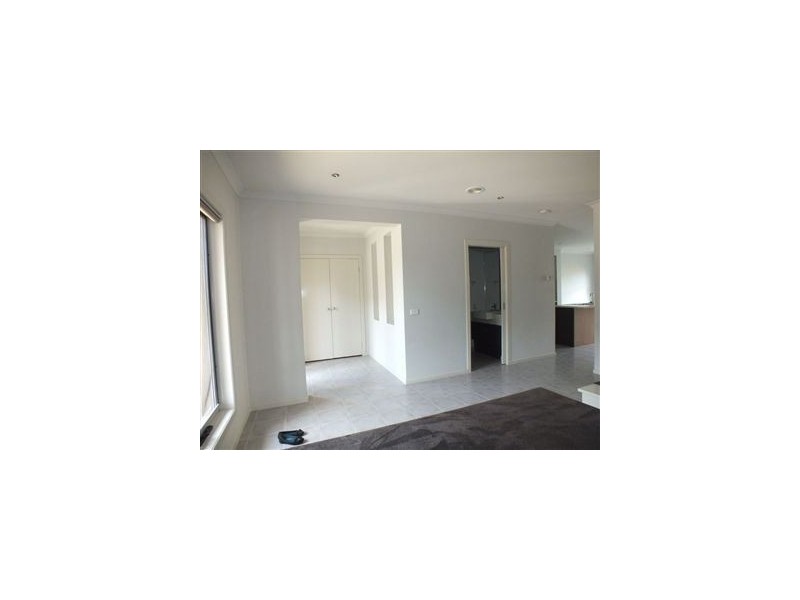 3 Egret Way, Pakenham VIC 3810