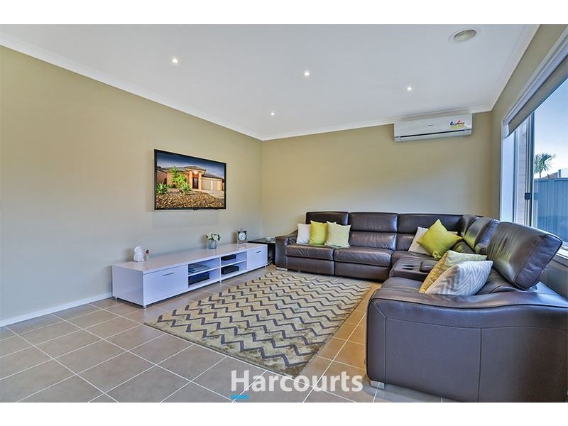 12 Bailey Place, Pakenham VIC 3810