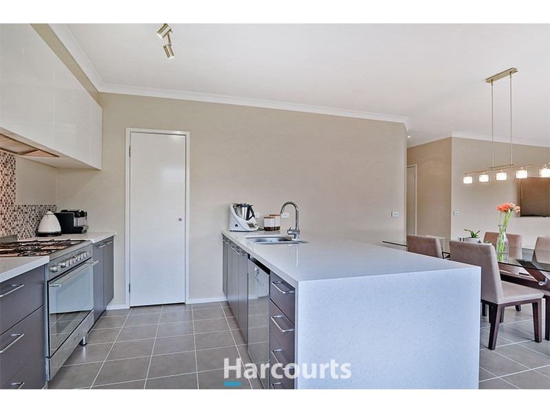 12 Bailey Place, Pakenham VIC 3810