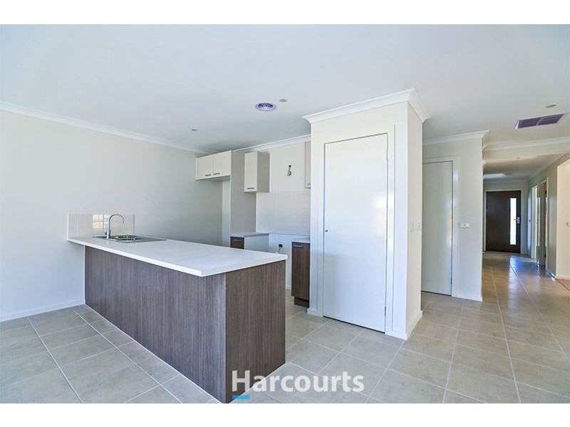 91 Lineham Drive, Cranbourne VIC 3977
