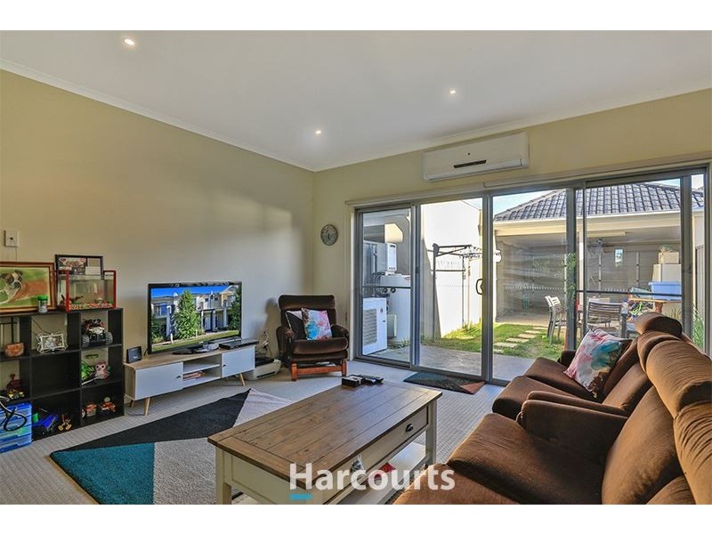 11/11 Howqua Place, Pakenham VIC 3810