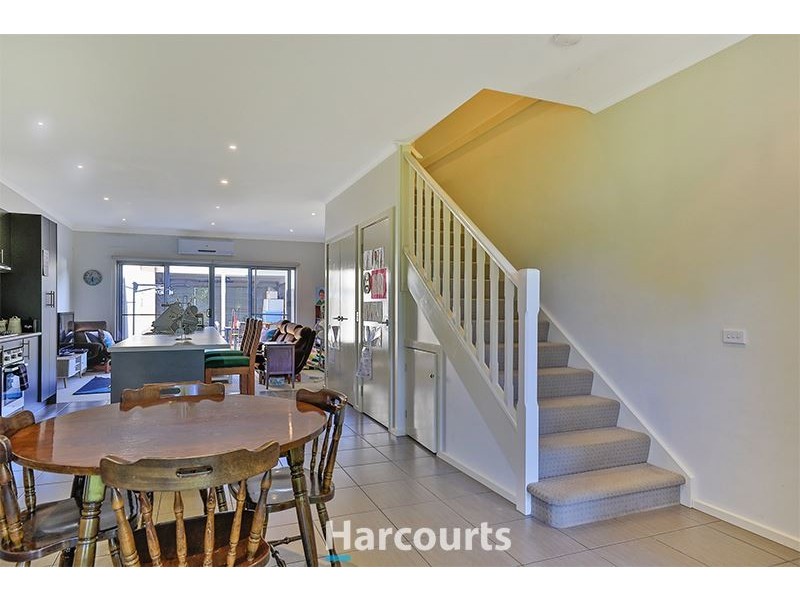 11/11 Howqua Place, Pakenham VIC 3810