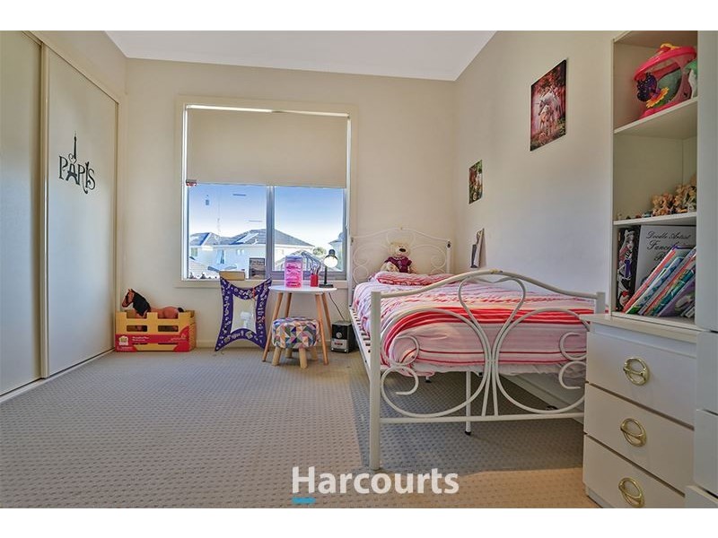 11/11 Howqua Place, Pakenham VIC 3810