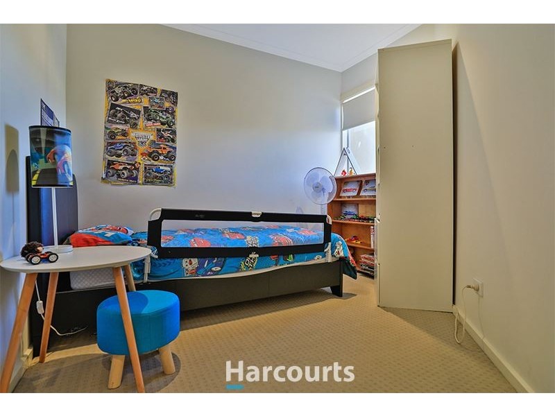 11/11 Howqua Place, Pakenham VIC 3810