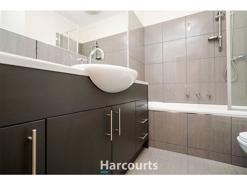 11/11 Howqua Place, Pakenham VIC 3810