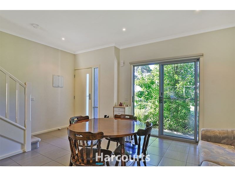 11/11 Howqua Place, Pakenham VIC 3810