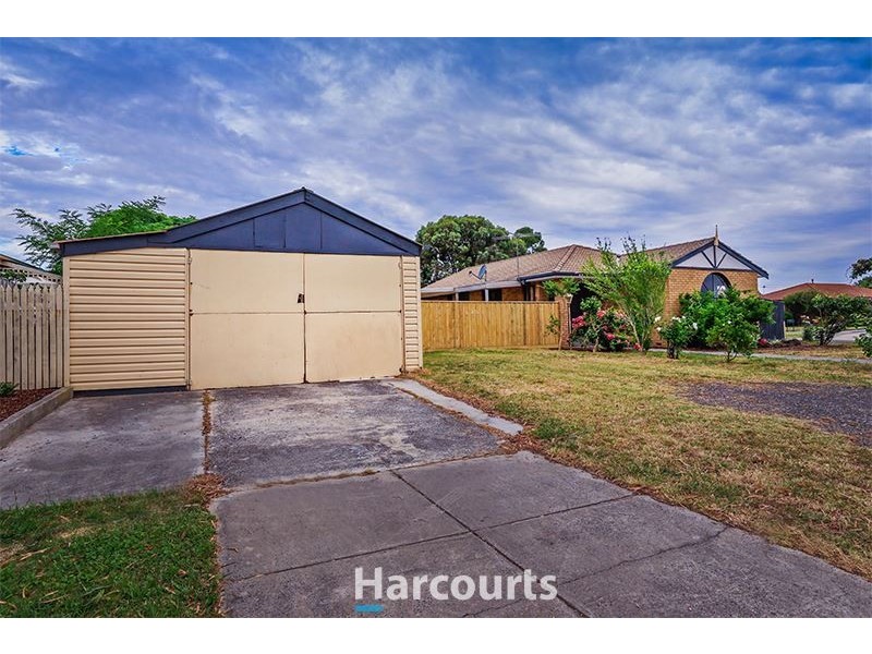2 Bridle Place, Pakenham VIC 3810