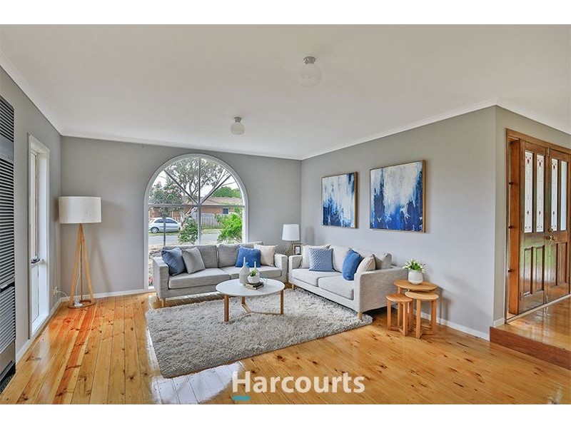 2 Bridle Place, Pakenham VIC 3810